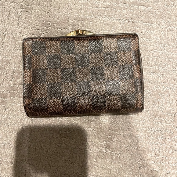 Louie Vuitton French Wallet - Picture 3 of 8